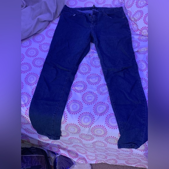 Jeans - Picture 2 of 3